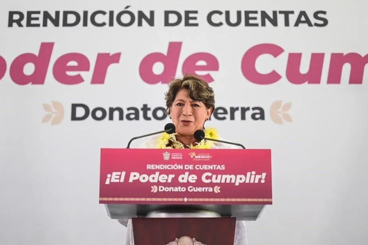 Gobernadora Delfina Gómez durante gira de rendición de cuentas en el sur del Edomex