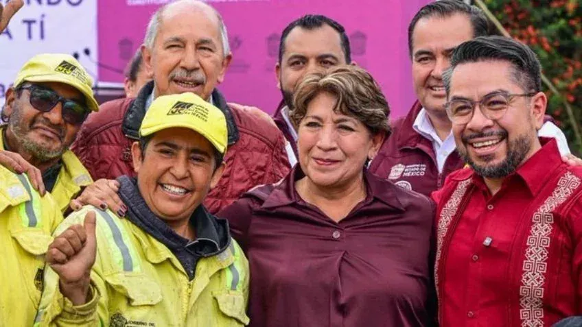 Asistentes a un informe regional de gobierno en el Estado de México