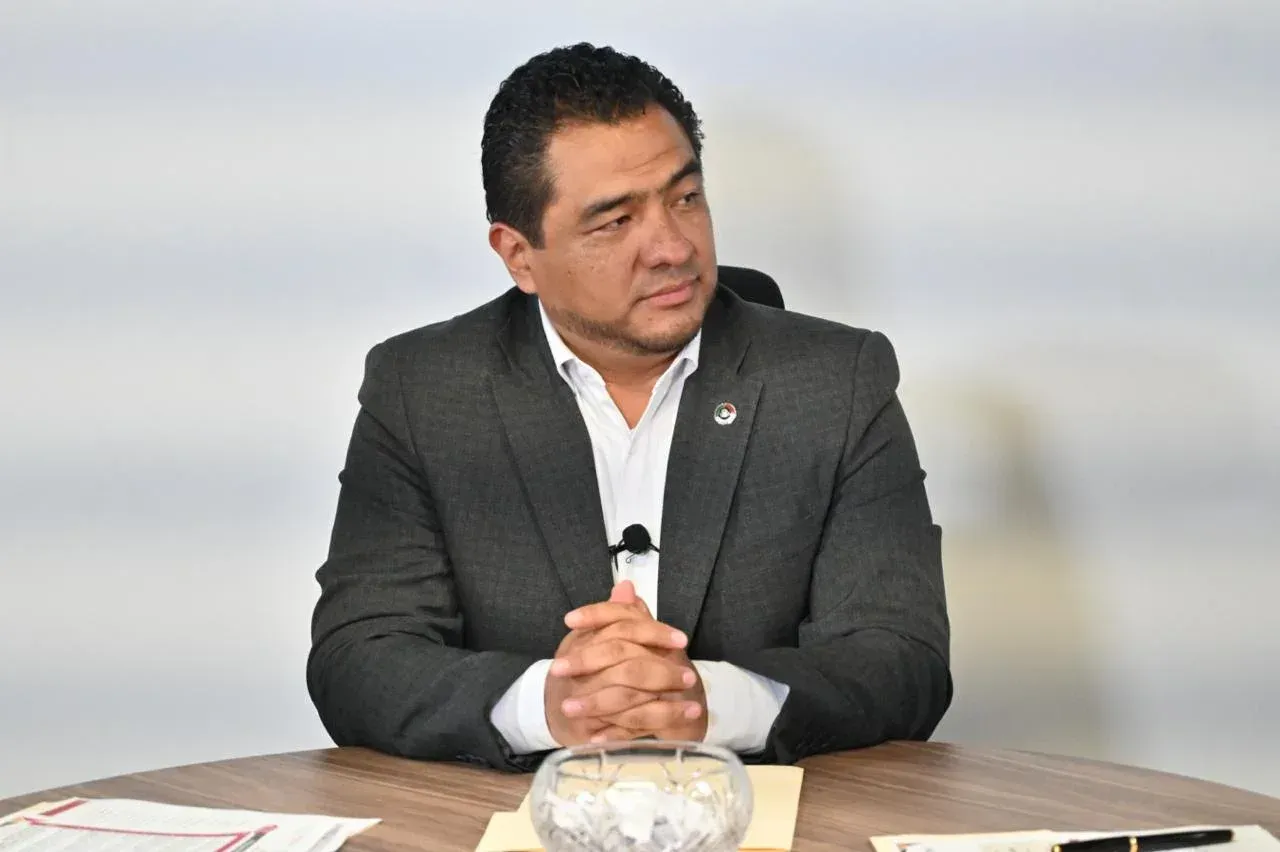 Sesión del Congreso del Estado de México con legisladores en sus curules.