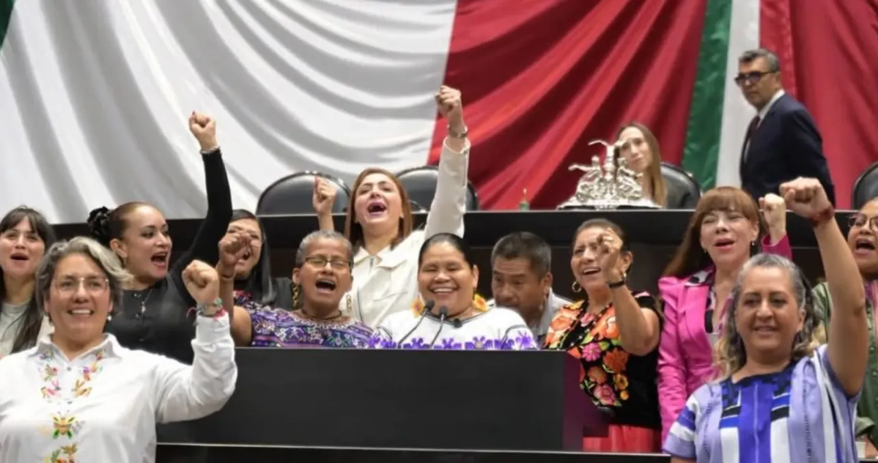 Diputada Amalia López de la Cruz durante su intervención en San Lázaro