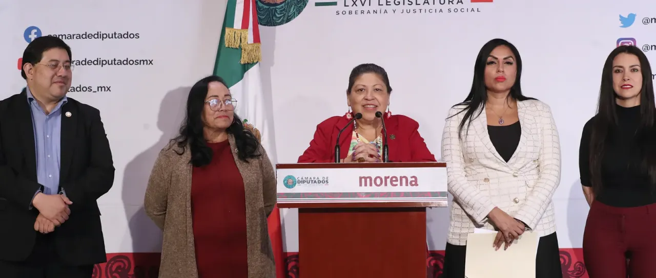 Legisladores de Morena durante una conferencia de prensa en la Cámara de Diputados