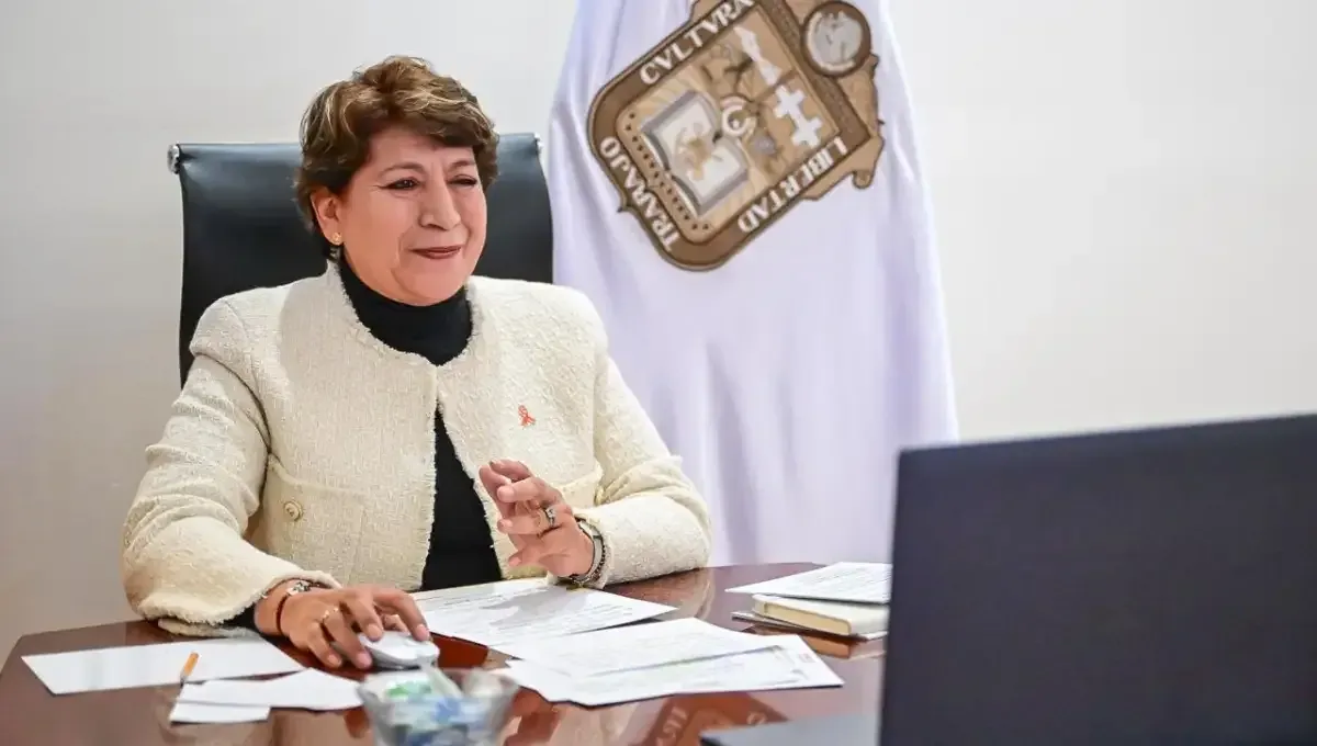 Gobernadora Delfina Gómez durante anuncio de consultorios de salud