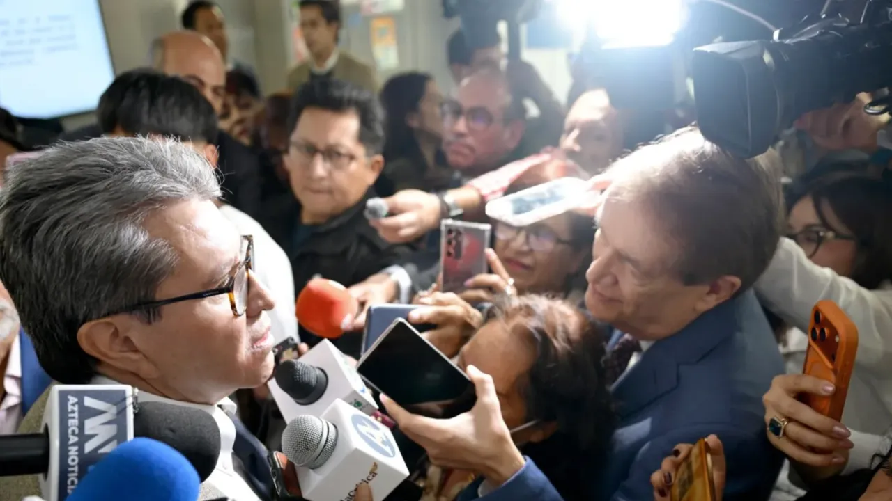 Ricardo Monreal durante entrevista en el Palacio Legislativo
