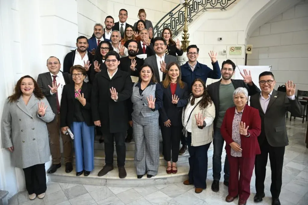 Reunión de dirigentes y legisladores de Morena en la Ciudad de México