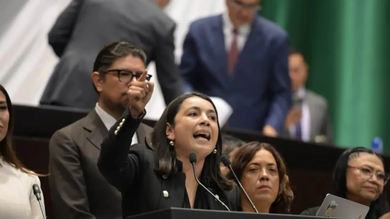 Diputada Vianey García durante su intervención en la tribuna de la Cámara de Diputados
