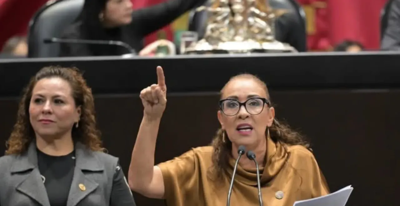 Diputada Elena Segura durante su intervención en la tribuna de San Lázaro