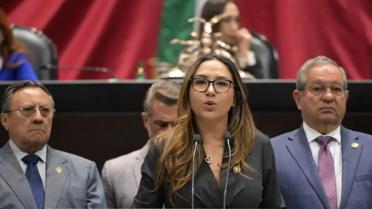 Diputada Carina Piceno durante su intervención en el Pleno de San Lázaro