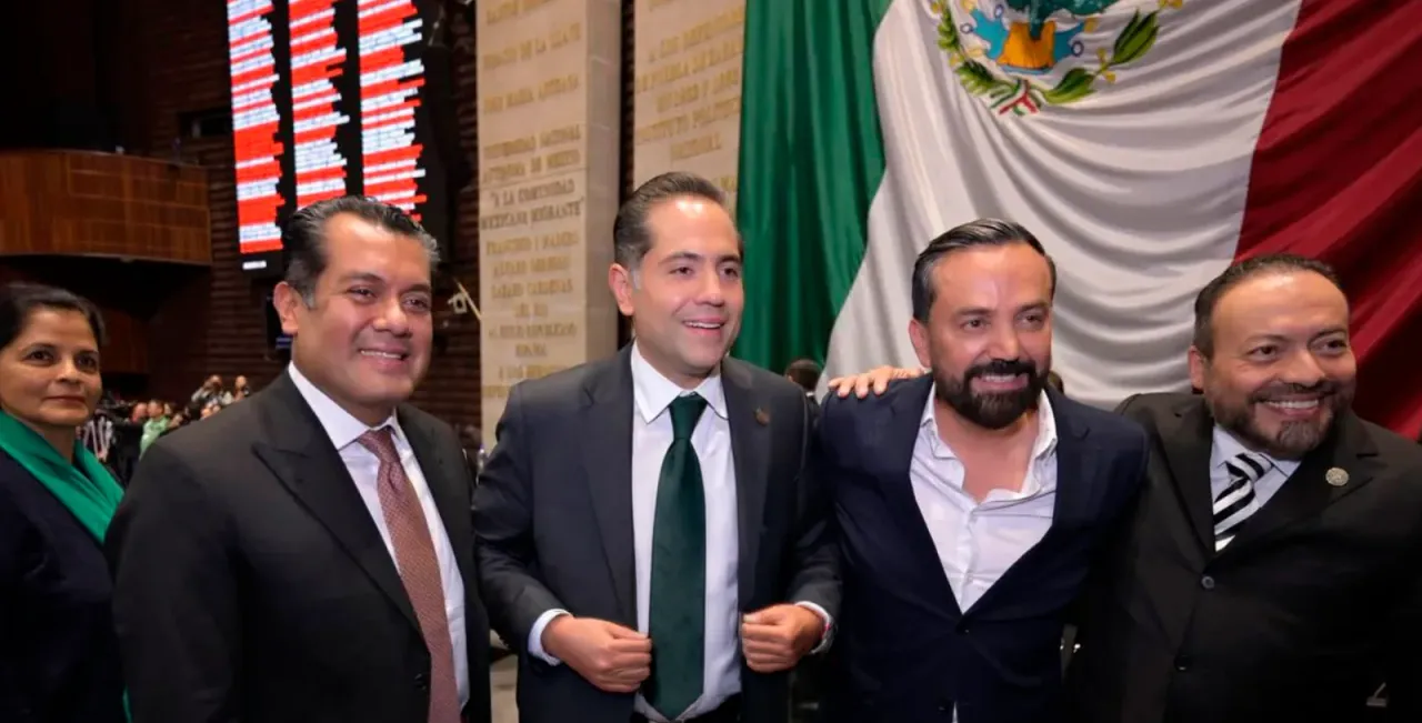 Diputado Arturo Ávila durante su intervención en el Congreso