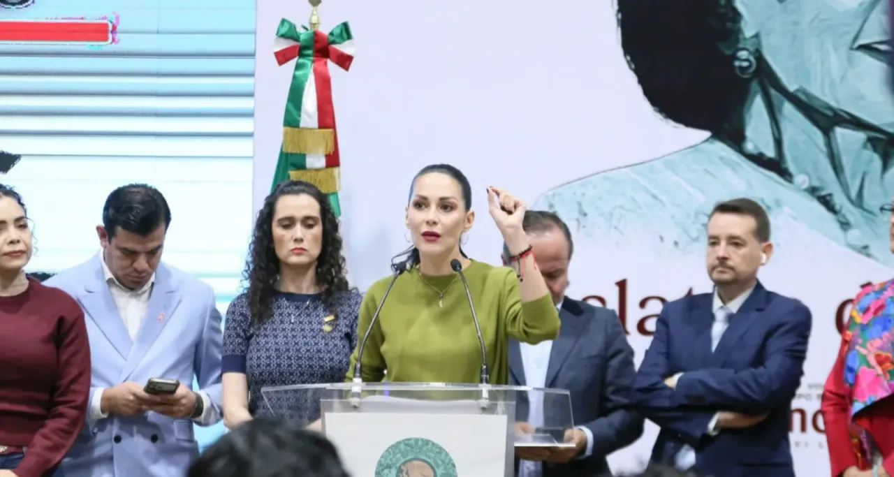 Legisladores de Morena durante una conferencia de prensa en San Lázaro