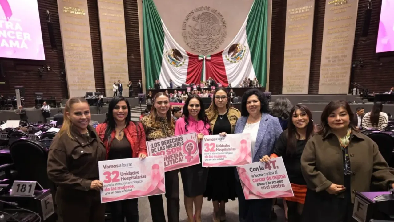 Sesión del Pleno en la Cámara de Diputados con legisladores en sus curules