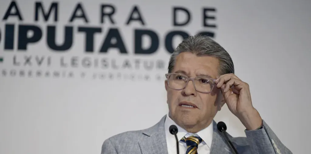 Ricardo Monreal durante conferencia de prensa en el Palacio Legislativo