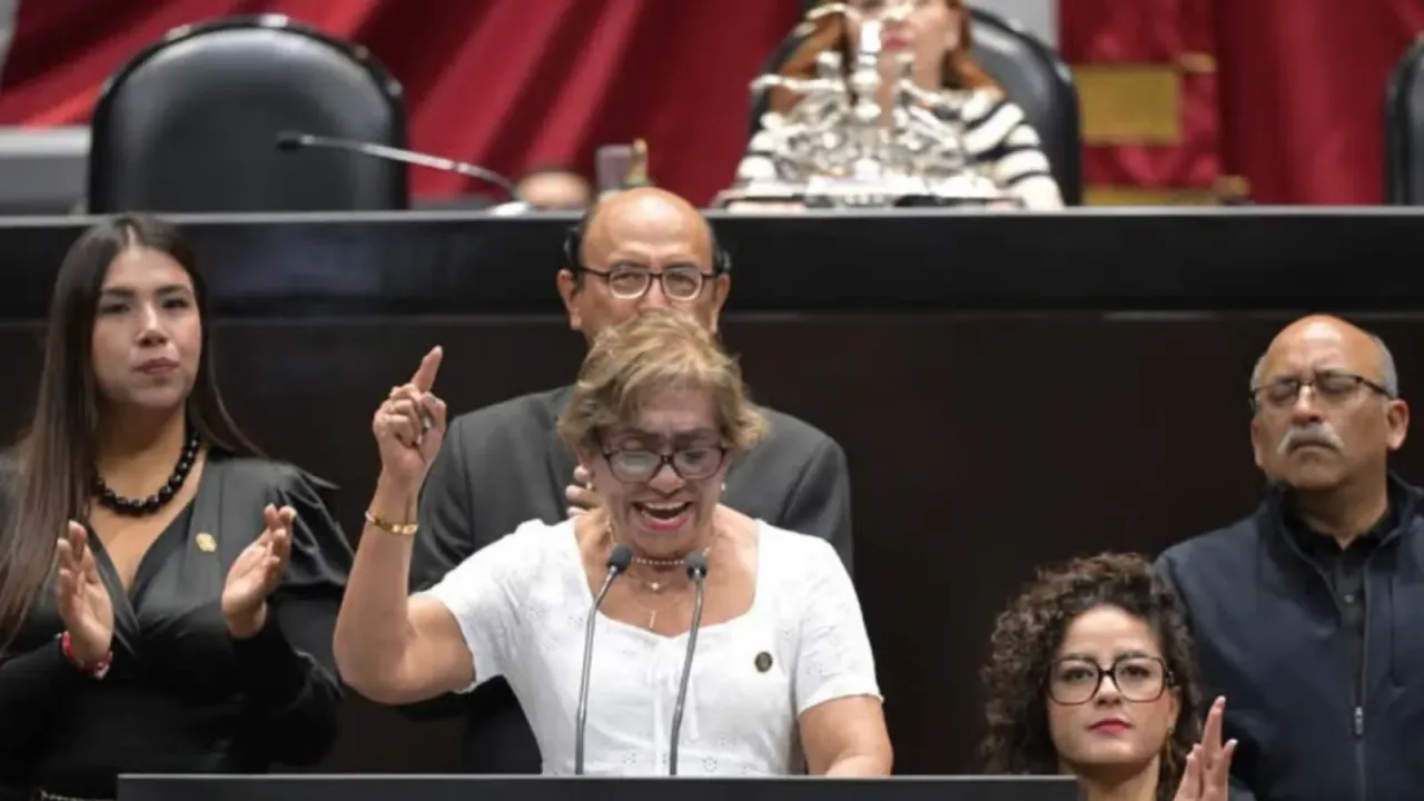 Diputada Bertha Osorio durante su intervención en el Palacio Legislativo