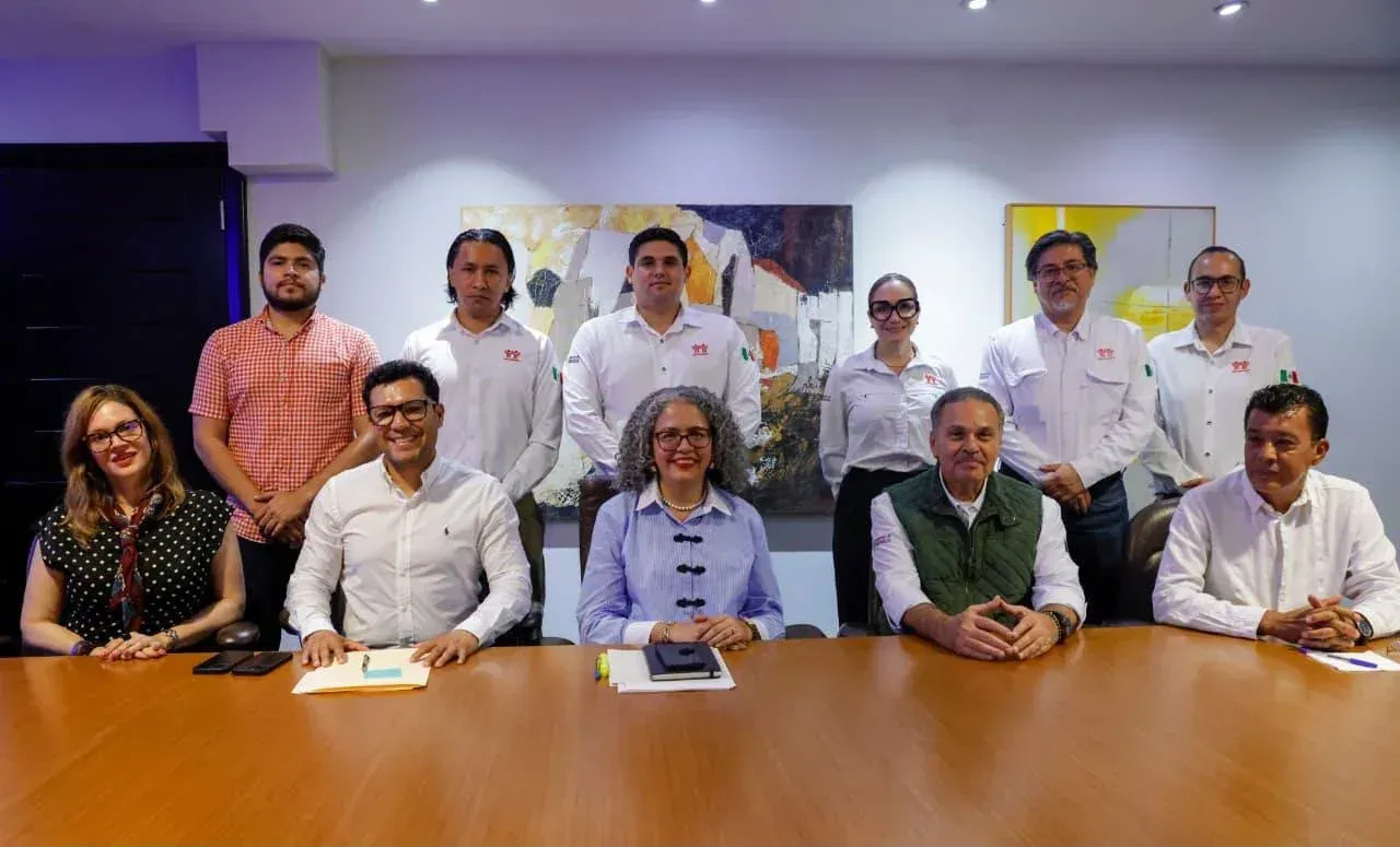 Reunión de trabajo sobre vivienda entre autoridades estatales y del Infonavit