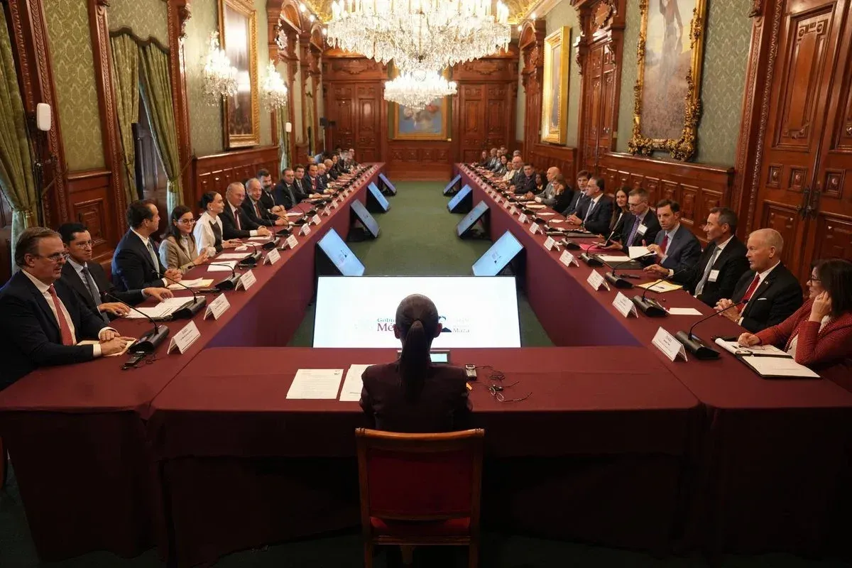 Reunión de la presidenta Claudia Sheinbaum con empresarios y el embajador de Estados Unidos
