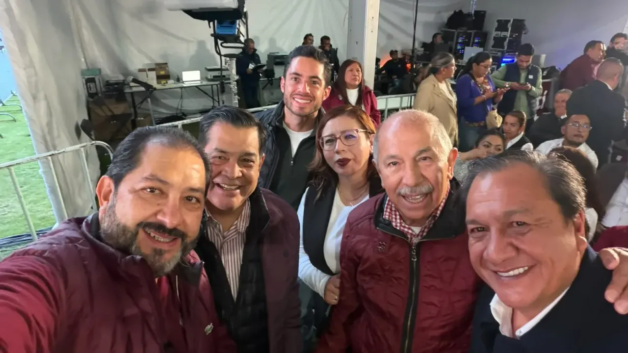 Asistentes a un acto público en el Parque Metropolitano Bicentenario de Toluca