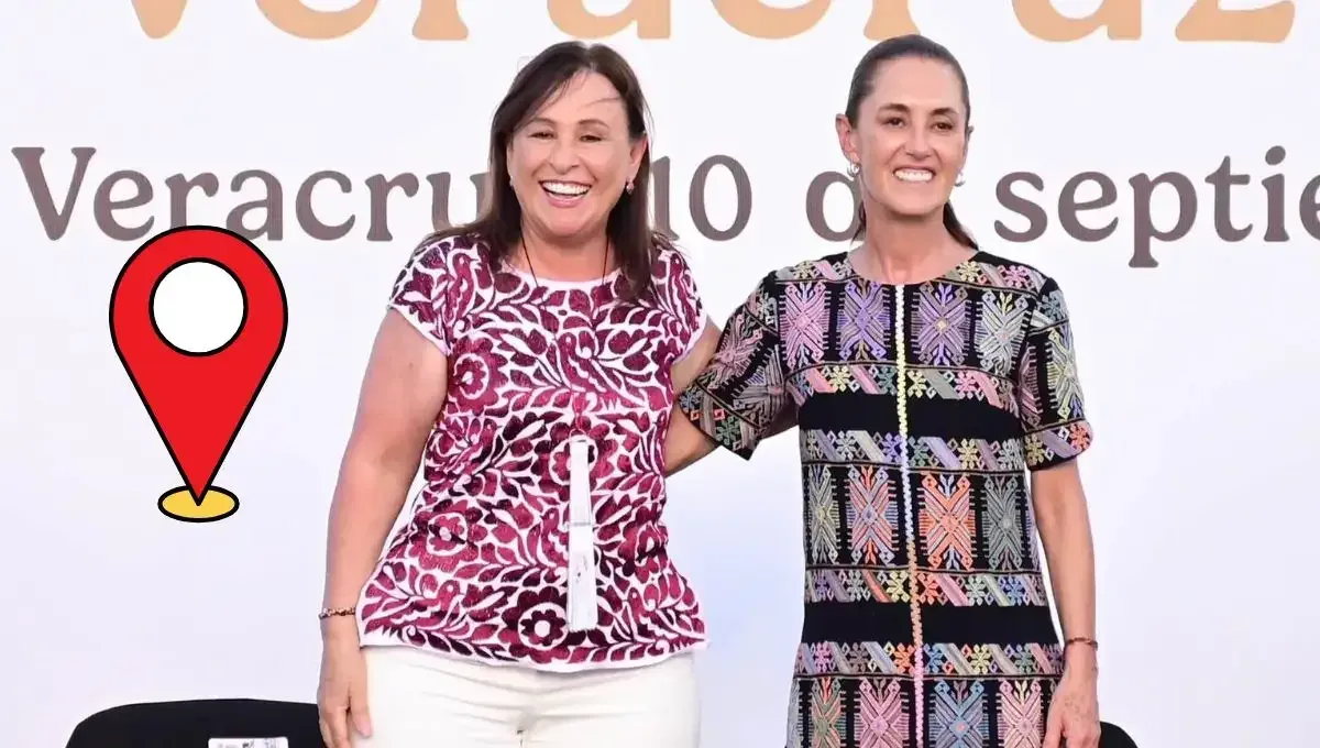 Personas y vehículos en la zona portuaria de Veracruz durante un evento oficial