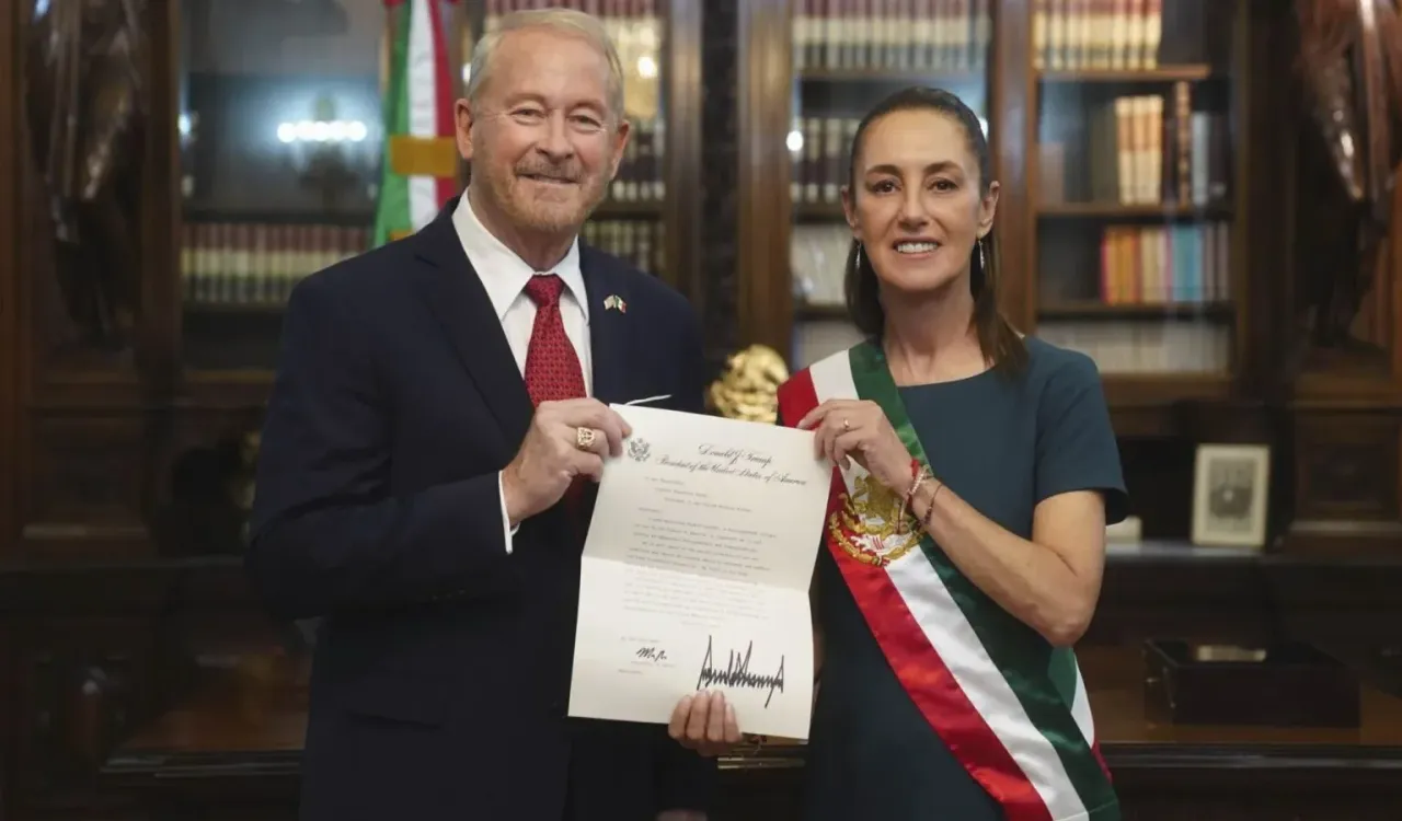 Reunión diplomática entre la presidenta de México y el embajador de Estados Unidos