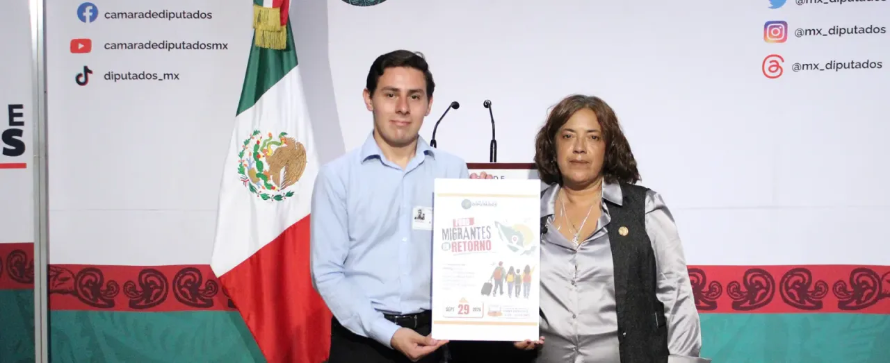 Diputada Maribel Solache durante una conferencia de prensa en San Lázaro