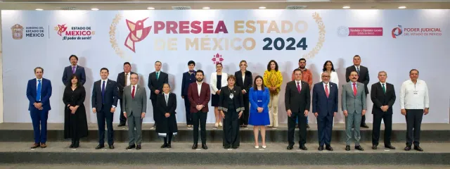 Personas durante la entrega de la Presea Estado de México