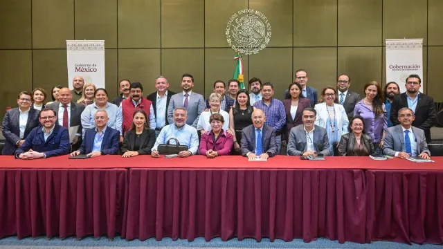 Reunión de seguimiento al Plan Oriente con autoridades en la Secretaría de Gobernación