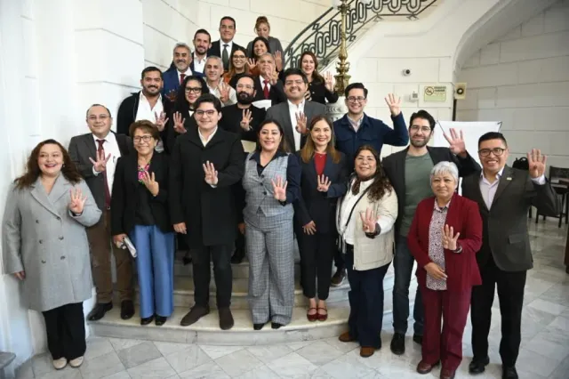 Reunión de dirigentes y legisladores de Morena en la Ciudad de México