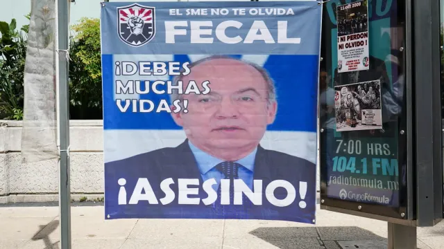 Dirigentes de Morena CDMX durante un posicionamiento político en la capital
