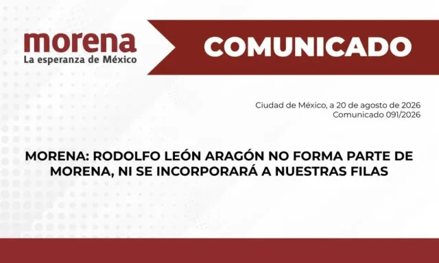 Logotipo de Morena durante un evento partidista