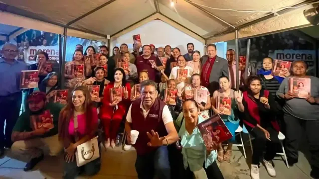 Asistentes a un encuentro de militancia de Morena en Tijuana