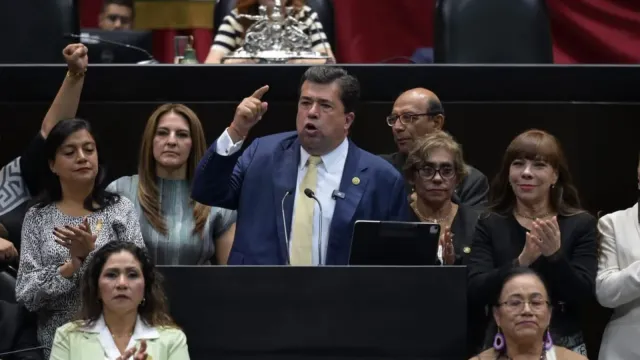 Diputado Pedro Haces durante una intervención en el Palacio Legislativo de San Lázaro