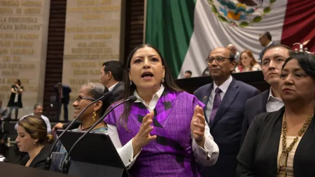 Diputada Claudia Rivera durante su intervención en la tribuna de la Cámara de Diputados