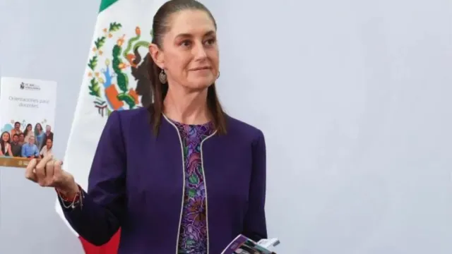 La presidenta Claudia Sheinbaum durante una gira de trabajo en Sinaloa