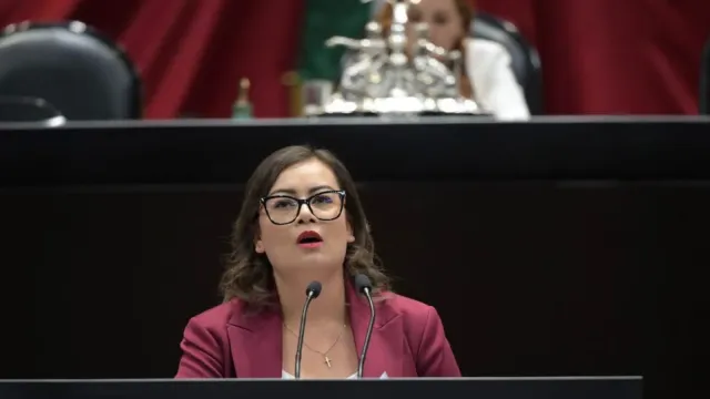 Diputada Julieta Vences durante su intervención en la tribuna de la Cámara de Diputados